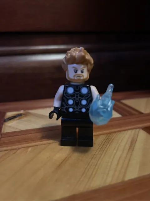 LEGO Infinity War Avengers Minifigure - Thor - Weapon Quest (sh0502) 76102
