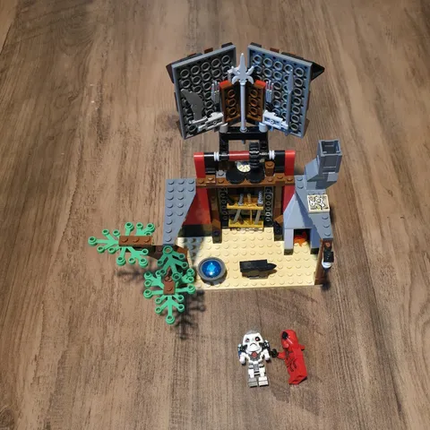LEGO NINJAGO 2508 BLACKSMITH SHOP 2011 COMPLETE NO BOX OR MANUAL