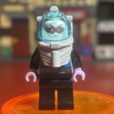 LEGO Batman Mr. Freeze minifigure 10737 Super Heroes, Very Nice Example.