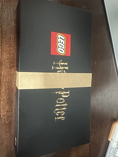 LEGO Harry Potter spinning display GWP from Burrow’s