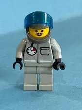 LEGO Extreme Team Minifig ext003a - Pilot - Light Scratches/Crack on One Arm