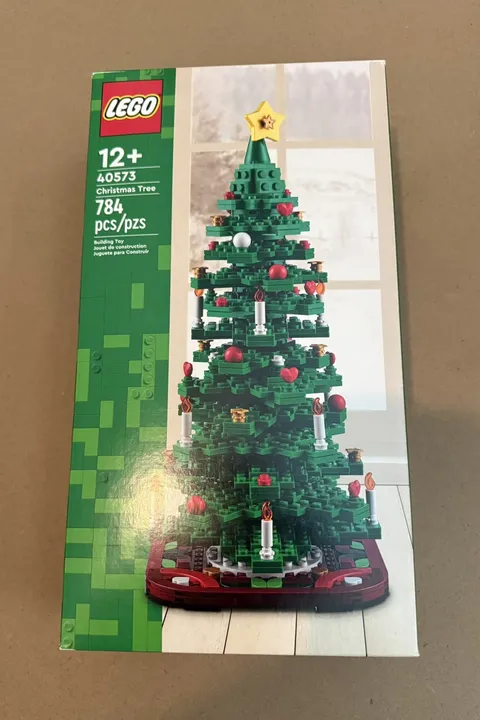 LEGO Seasonal: Christmas Tree (40573) - NEW IN BOX & FACTORY SEALED