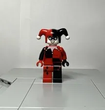 LEGO DC Superheroes Batman Harley Quinn Red & Black Hands Minifigure - sh0024