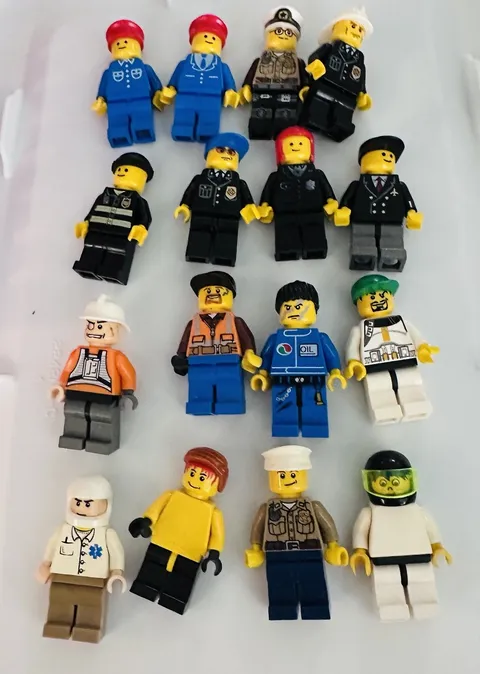 LEGO Vintage Town Minifigure Lot 16 Police Fire Construction Space City Figures