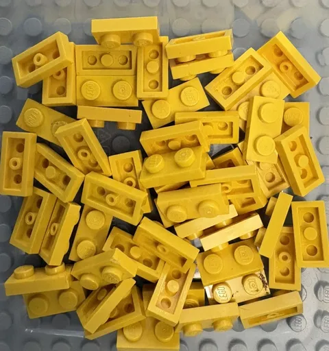 LEGO 50-piece Yellow Plate 1 x 2 plates FREE SHIPPING