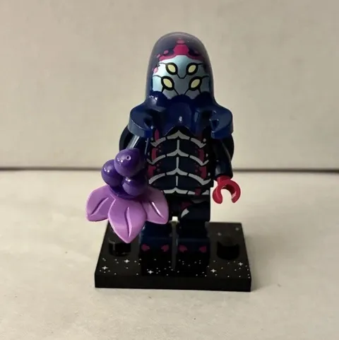 LEGO Series 26 Minifigure Alien Beetlezoid Set 71046