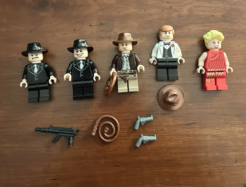 Lego Indiana Jones minifig lot; accessories