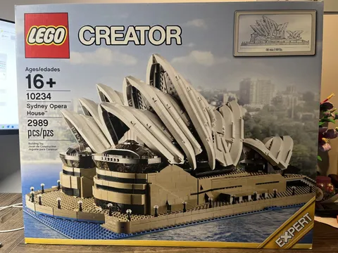 LEGO Creator Expert: Sydney Opera House (10234) Factory Sealed Retired