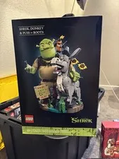 LEGO Shrek 72423 Shrek, Donkey & Puss in Boots 1403pcs Age 18+