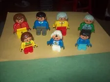 LEGO DUPLO SUPPLEMENTAL FROM SET # 2771  SEVEN MINIFIGURES RARE FROM 1991