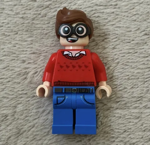LEGO x Batman: Dick Grayson - Red Sweater w/ Dark Red Robins (SH0464 / 70923)