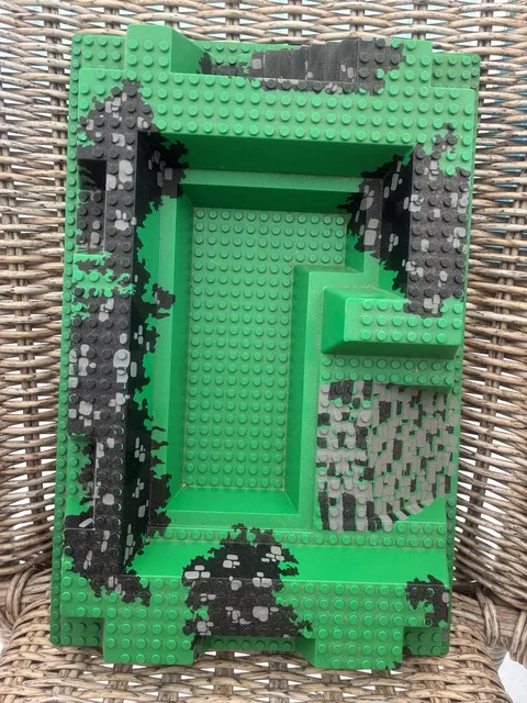 LEGO Green 32x48 Raised Baseplate Stone Path Pits 6091 10176 Castle Part # 30271