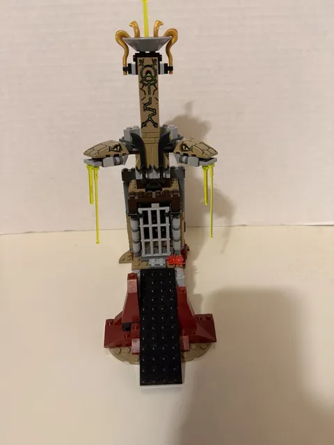 LEGO Ninjago Epic Dragon Battle tower only! (Set 9450)