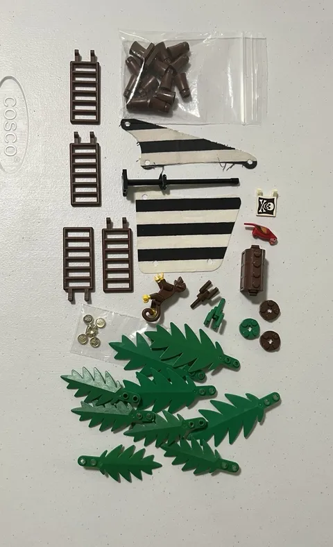 LEGO 6278 Parts Lot Cloth 2x Sail Mast Monkey Palm tree Ladders Gold Parrot Flag