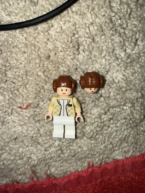 LEGO Star Wars Princess Leia Hoth Outfit SW0113a – Rare Smooth Hair