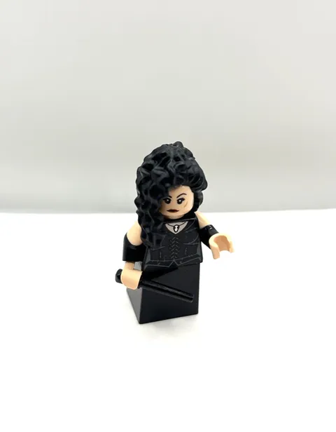 LEGO Harry Potter BELLATRIX LESTRANGE MINIFIGURE from 75980 Attack On The Burrow