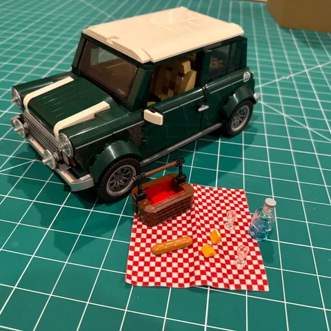 LEGO Creator Expert: Mini Cooper MK VII 10242 98% Complete