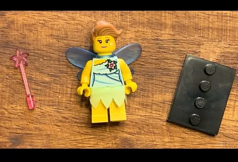 Lego Series 8 Collectible Minifigure Fairy w/ Wings & Magic Wand col08-9