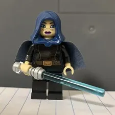 LEGO Star Wars Barriss Offee Minifigure W/ Blue Lightsaber And Short Cape 9491