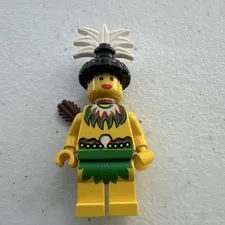 Vintage LEGO Islander, Female with Quiver