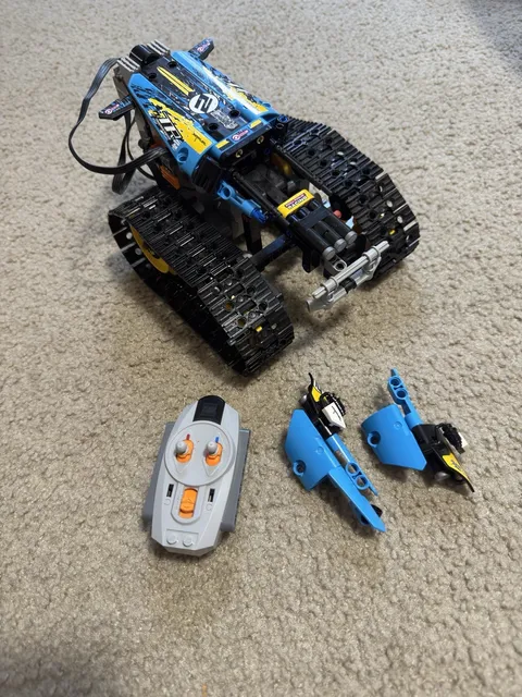 LEGO Technic 42095 Remote-Controlled Stunt Racer Toy AS IS -NOT TESTED -USED