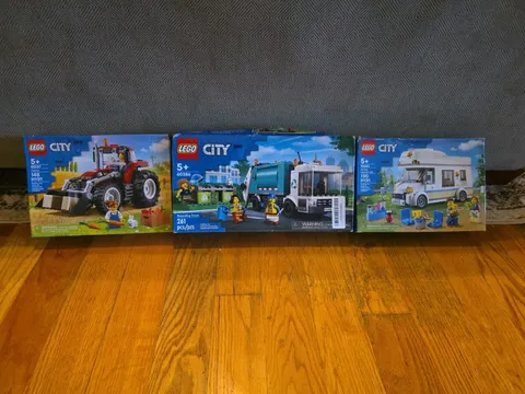 Lego City lot 3 Sealed Sets 60283 60386 60287 Recycling Tractor Camper New