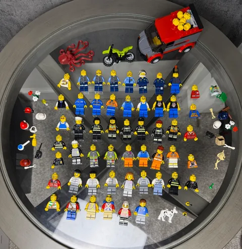 LEGO HUGE City Lot 40+ People Worker Pirate MiniFig + Torsos, Heads, Accesories