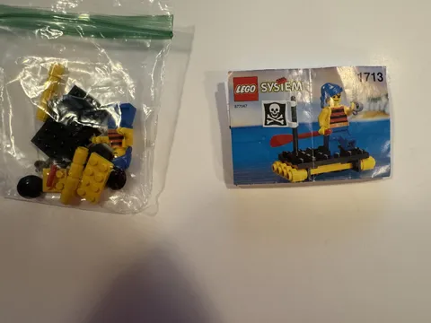 LEGO Pirates: Shipwrecked Pirate (1713 1733) Complete Set with Minifigure