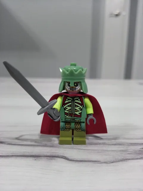 Lego Lord Of The Rings King Of The Dead Minifigure Glows in the Dark lor071 Read