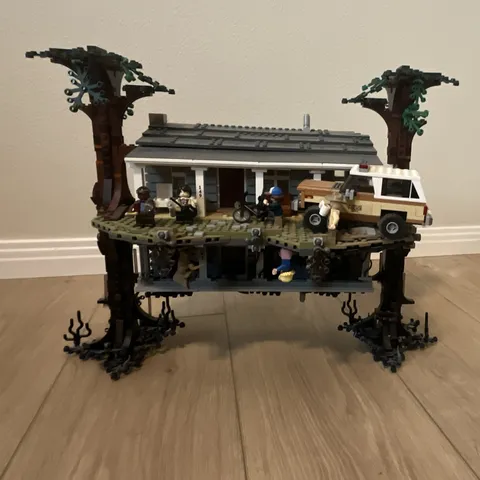 Stranger Things Upside Down LEGO 75810