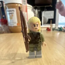 LEGO Legolas minifigure w/ bow plastic figure The Lord of the Rings theme