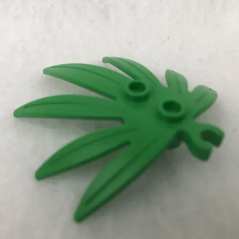 LEGO 10884 Bright Green Plant Leaves 6 x 5 Swordleaf with Open O Clip Thick (x1)