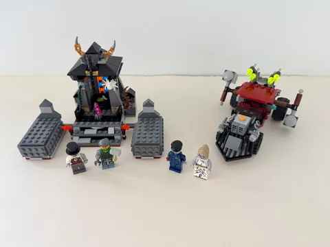 LEGO 9465 Monster Fighters -The Zombies, 100% Complete