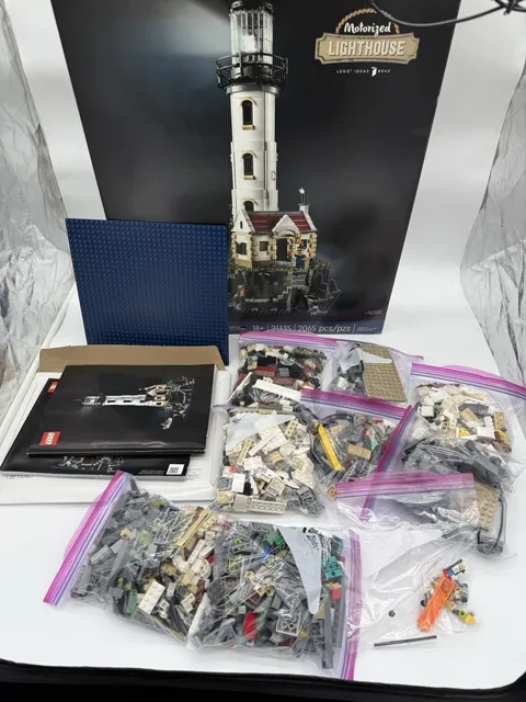 LEGO Ideas: Motorized Lighthouse (21335)