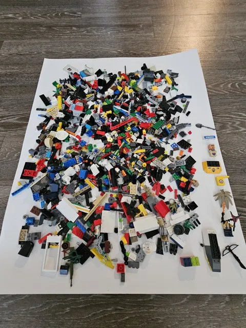 LEGO Bulk Lot  Mixed Bricks Pieces Minifigures Minecraft Star Wars City Town