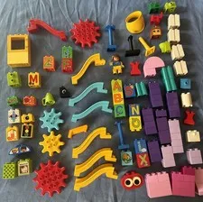 Lot Of 100 Lego Duplo Pink Purple Slides, Gears, Printed Princess Assorted Brick