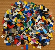 930pcs LEGO Mix Color Plates Lot 2x2 2x3 2x4 Pieces 2 Stud Wide Only Flats Bulk
