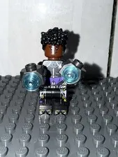 LEGO Sh0843 - Shuri - Black and Dark Purple Top