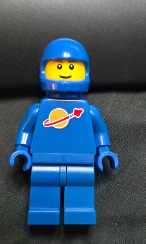Lego Classic Space Minifigure sp004new2 Blue Astronaut 850423 CMF Lot Retired 