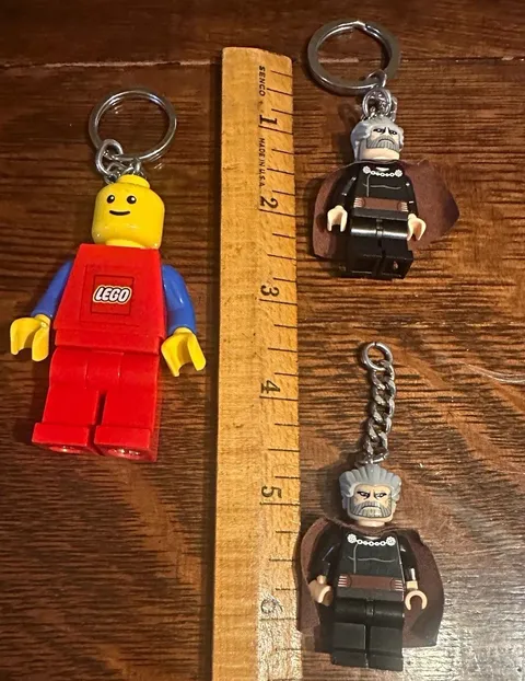 LEGO Minifigure Keychains 2 Count Dooku Star Wars 1 2009 Flashlight Minifigure