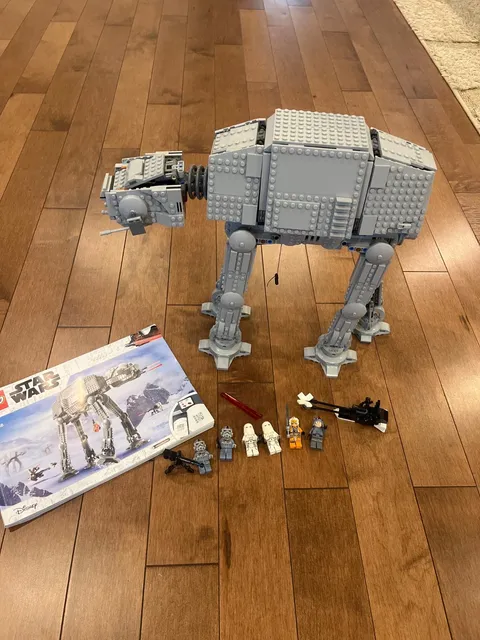 LEGO Star Wars AT-AT Walker 75288 With Minifigures and manual