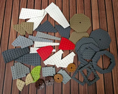 Lot 40 LEGO Specialty Plates Wedges Assorted Sizes and Colors Star Wars & Others