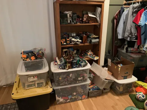 LEGO Lot Of Random Pieces Incomplete Sets and Minifigs. Read ⬇to purchase chunks