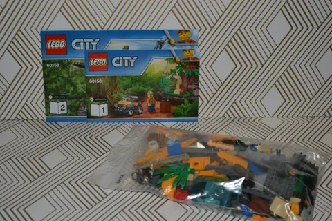 Lego City set 60158 (Jungle Cargo Helicopter)595