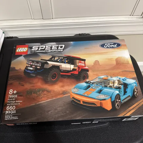 LEGO SPEED CHAMPIONS: Ford GT Heritage Edition and Bronco R (76905)