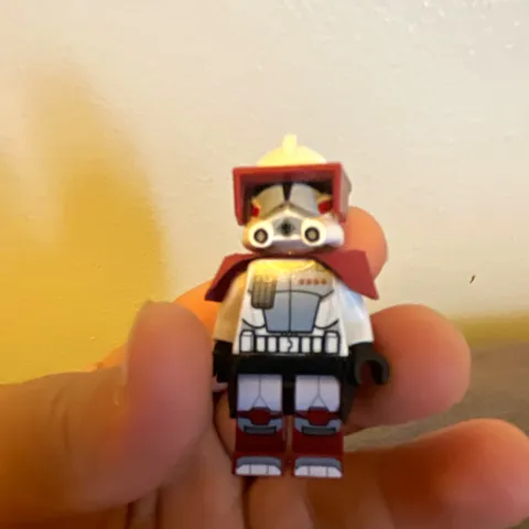 LEGO Star Wars Clone Trooper Minifigure Dark Red Markings Cape Black Kama