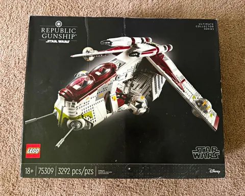 LEGO Star Wars UCS Republic Gunship 75309 Complete Set 3292 pcs Ages 18+