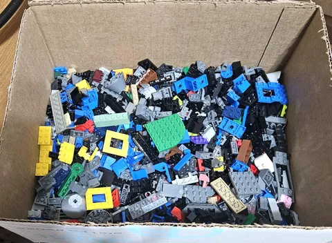LEGO Miscellaneous 6 Lb. Lot Minifigures Bricks Plates Wheels Wings Technic