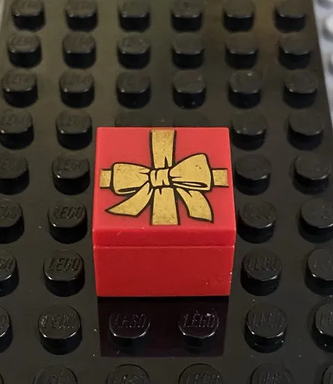 LEGO Package Gift Christmas Holidays, 2x2 Red Brick With Ribbon Decorated Tile