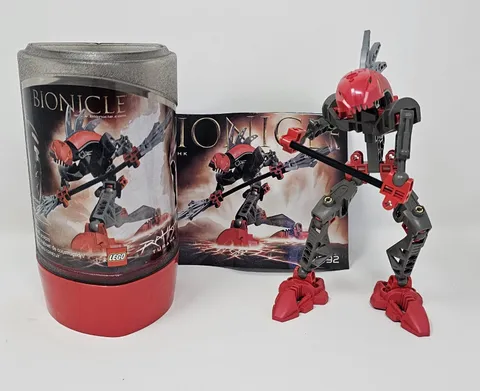 LEGO Bionicle 8592 Rahkshi Turahk w/ Book and Canister 98% Complete - No Blades